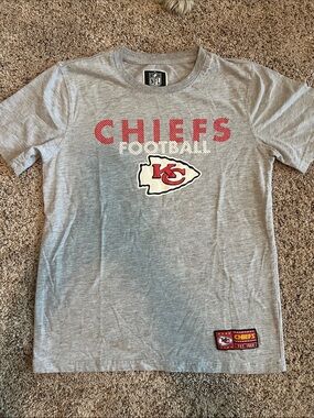 NFL Kansas City Chiefs Gray Tee with Red Logo